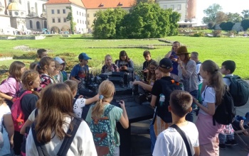Powiększ obraz: Wycieczka klas piątych do Krakowa